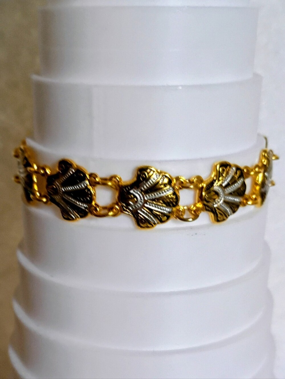 Vintage Gold Toned Damascene Shell Design Bracelet